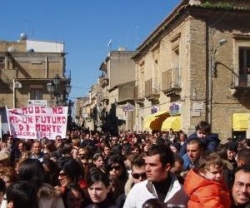 No Mous, consiglio comunale straordinario a Niscemi