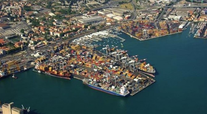 Pitelli. I rifiuti, la guerra e la marina