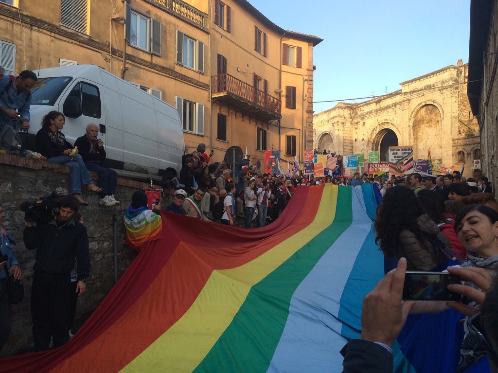 «Cento anni di guerre bastano»: in marcia da Perugia ad Assisi