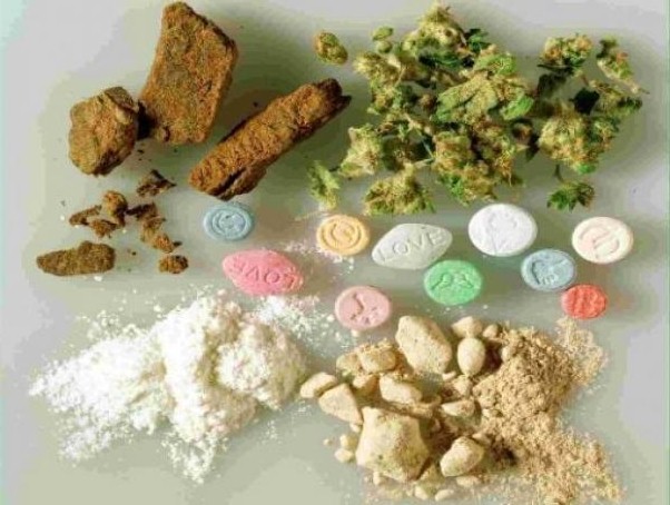 UE: la (reale) “invasione” degli stupefacenti e quella (gonfiata) dei migranti