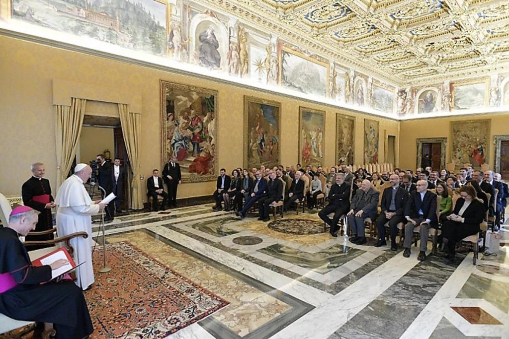 Papa Francesco incontra la redazione di Aggiornamenti Sociali