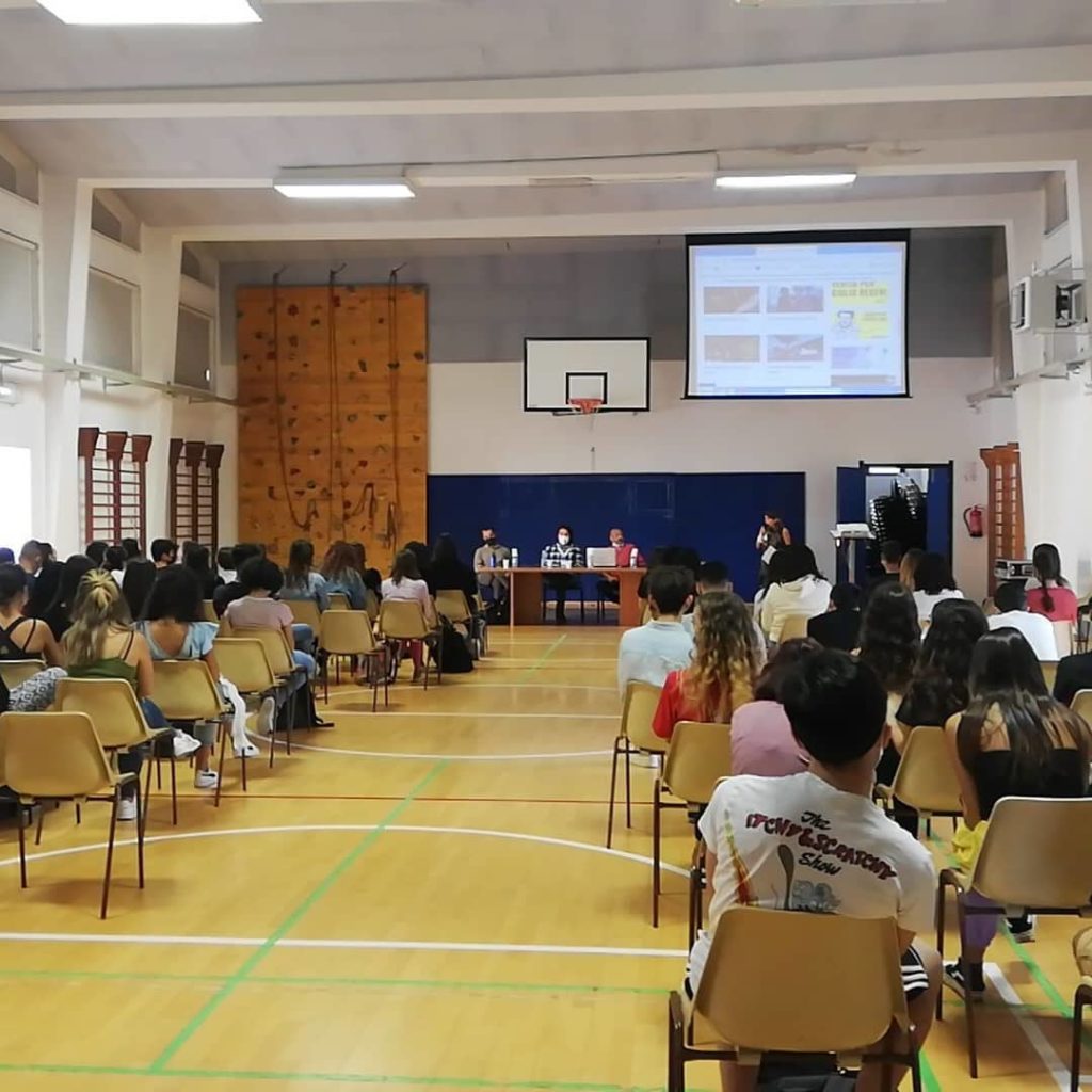 Portare Roberto Morrione a scuola