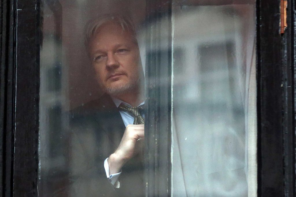 Assange, sentenza contro diritti umani e democrazia