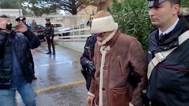 Malati di “sconfittismo”. Breve antologia delle mille dietrologie sull’arresto di MMD