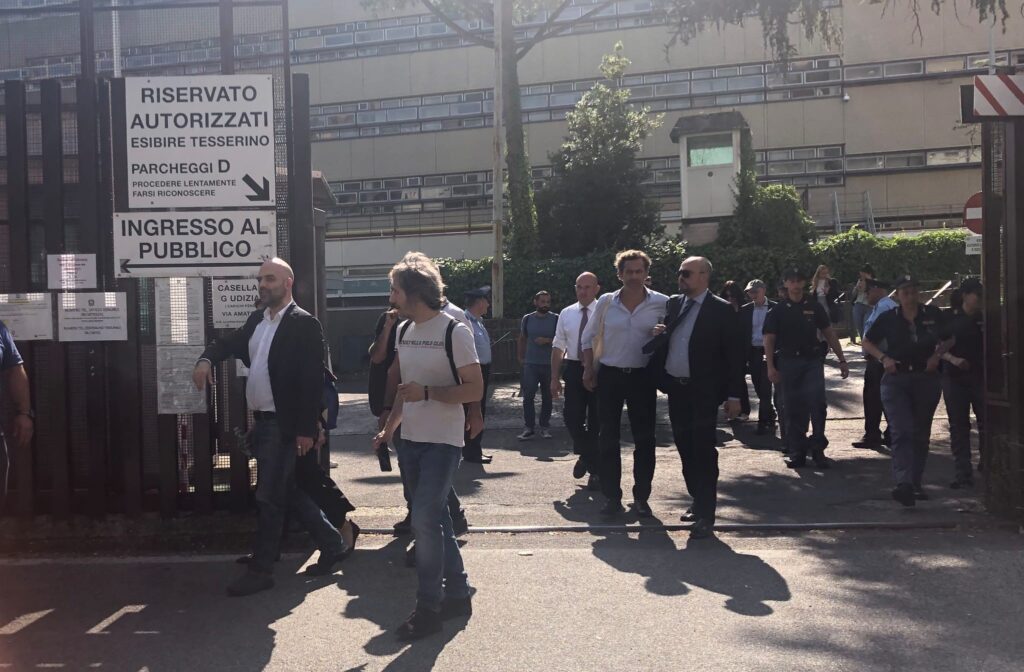 A sostegno di Roberto Saviano, imputato in una SLAPP avviata dalla Premier Meloni