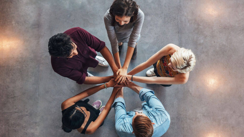 Ricostruire il senso di sentirsi comunità partendo da noi stessi