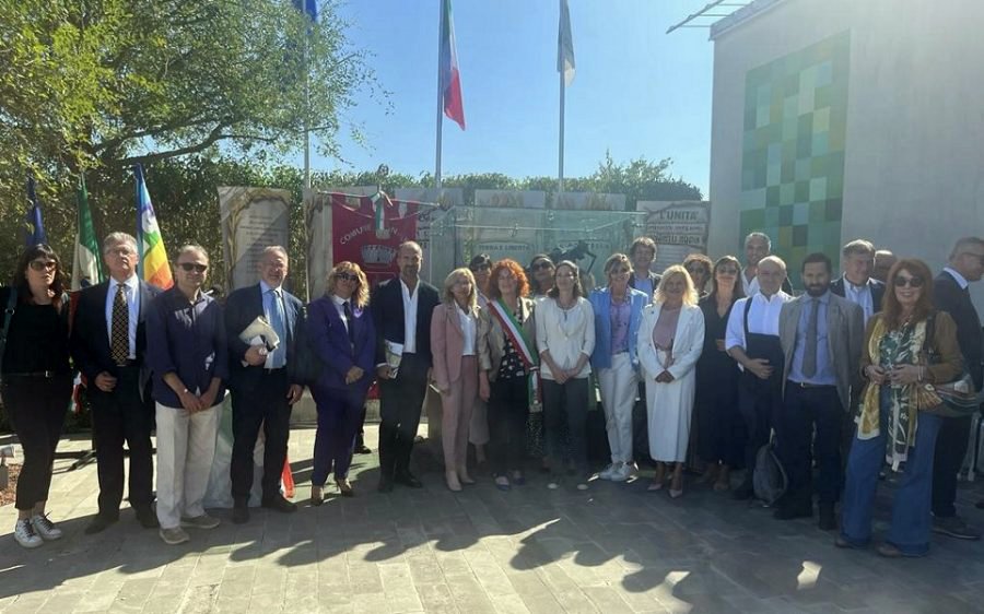 Conselice, Aser e Fnsi alle celebrazioni al monumento: “La libertà di stampa baluardo della costituzione”