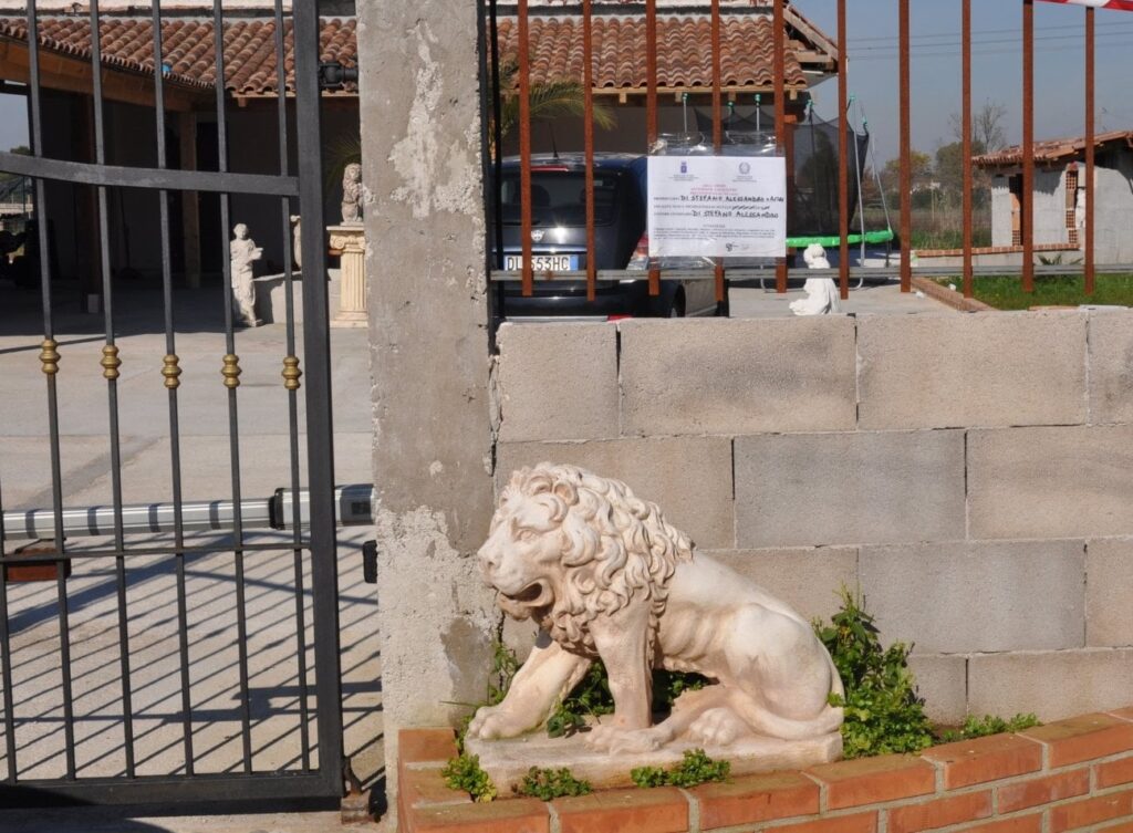 Colosimo mappa i clan di Latina: chissà cos’ha da dire sulle indagini sull’ex tesoriere FdI