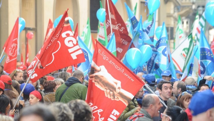 Domani prosegue lo sciopero generale di Cgil e Uil nelle regioni del Nord. Articolo 21 ci sarà