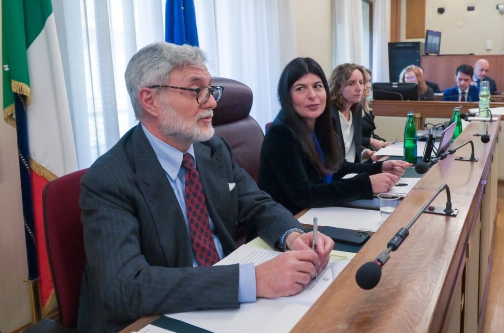 Accessi abusivi: chi può essere così folle da voler smontare la procura nazionale antimafia?