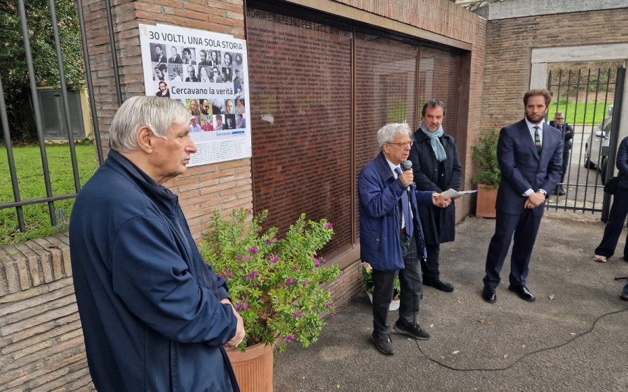 Roma, omaggio a giornalisti uccisi e vittime delle mafie con don Ciotti e Ossigeno per l’Informazione