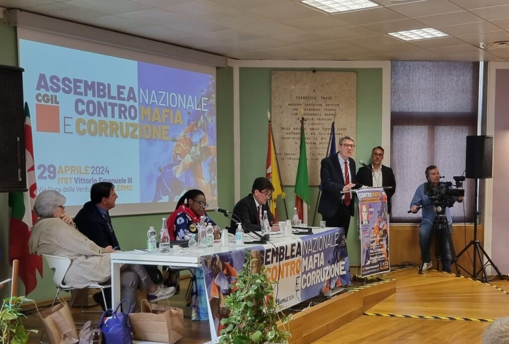 Assemblea nazionale Cgil contro le mafie: «Contro la criminalità serve uno stop alle leggi bavaglio»