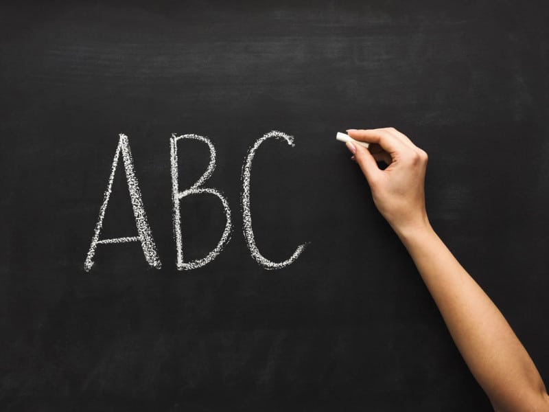 Giornali e parole. L’“onniscente” senza “i” avrebbe fatto svenire il mio maestro Botto