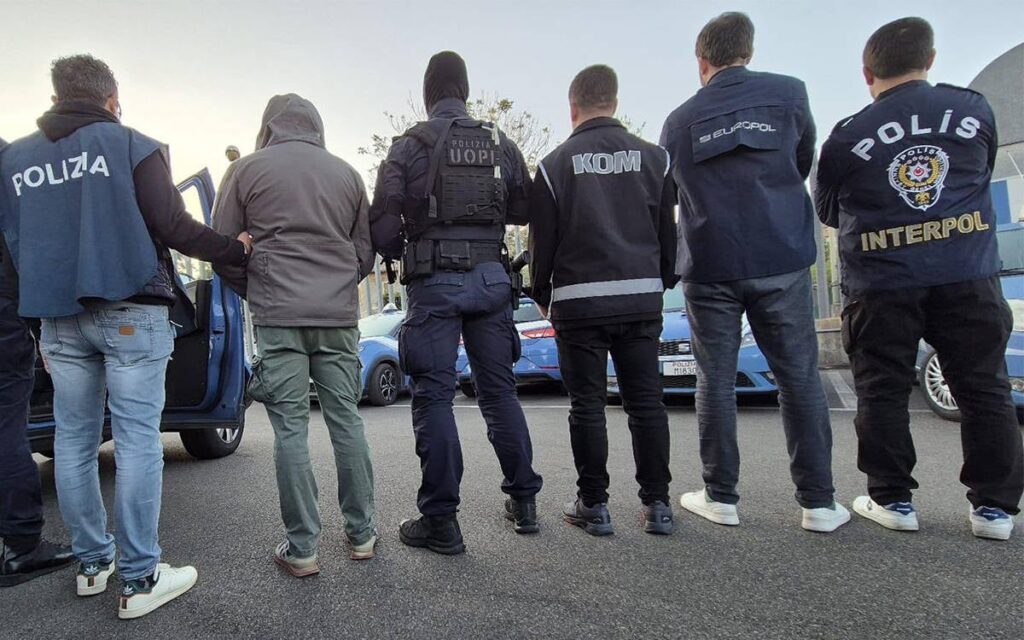 Blitz contro mafia turca, 19 arresti in Italia: in manette il presunto boss Baris Boyun