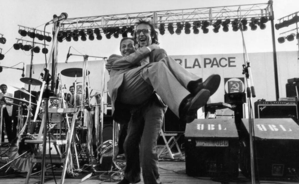 “Il firmamento bruciava” alla morte di Enrico Berlinguer e brucia ancora