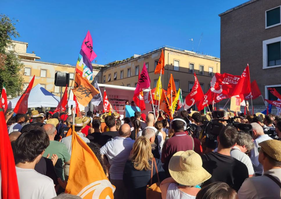 Piazza rossa in agro nero