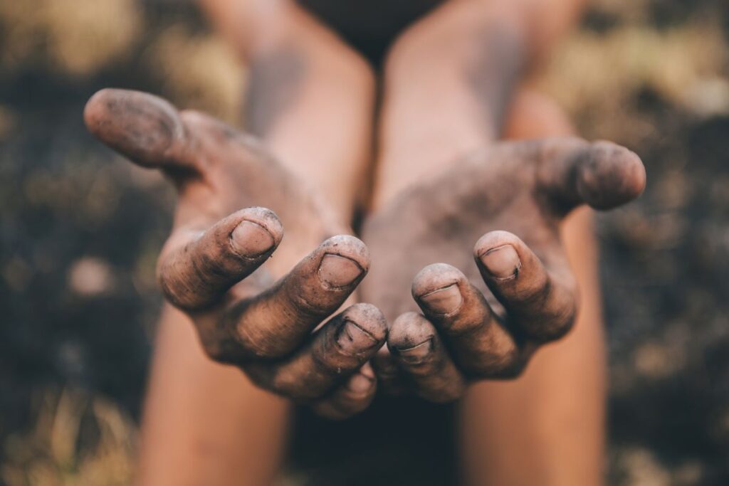 La povertà: tra scelta mistica, stile di vita, impegno sociale o politico