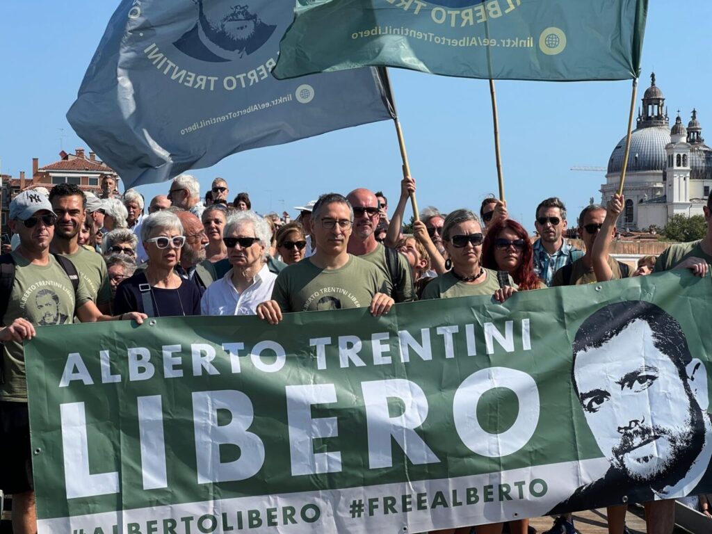 Venezia si schiera: liberate Alberto Trentini!