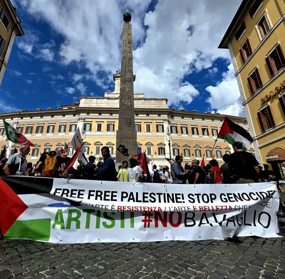 Dossieraggio del governo israeliano su attivisti e movimenti: “Indicati come target antisemiti, atto intimidatorio gravissimo”