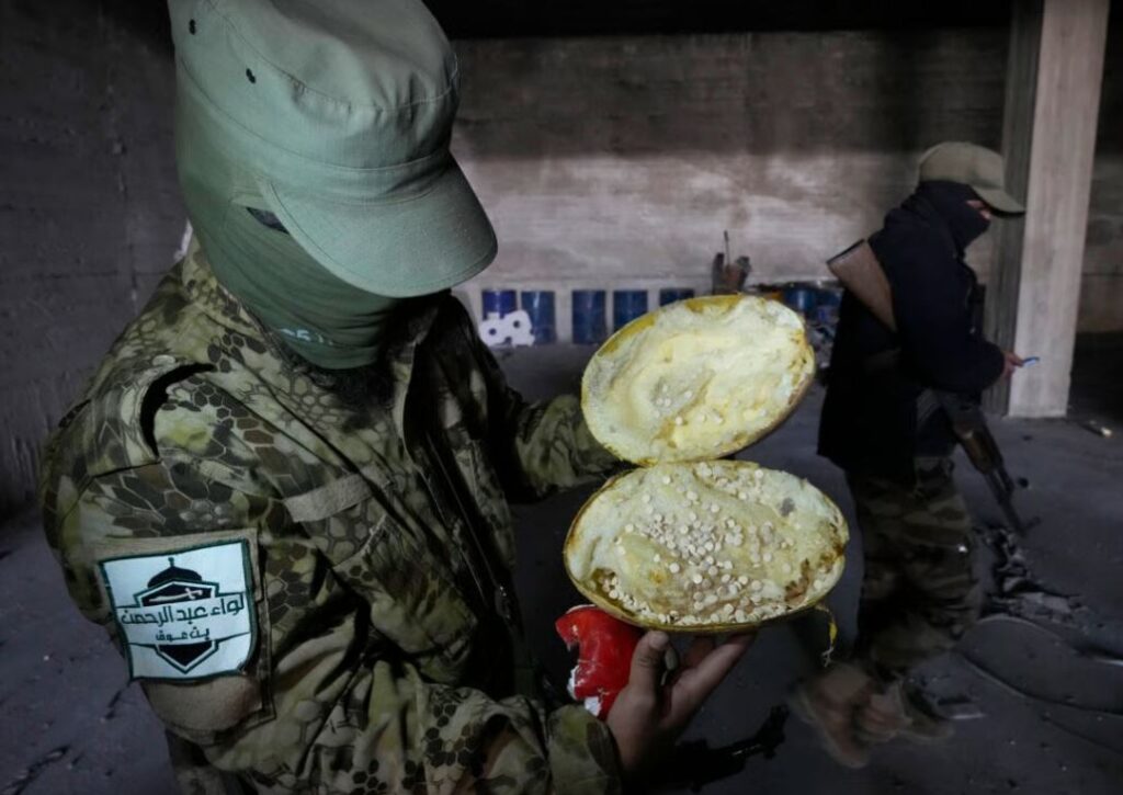 Il commercio milionario del captagon, la “droga dei combattenti”