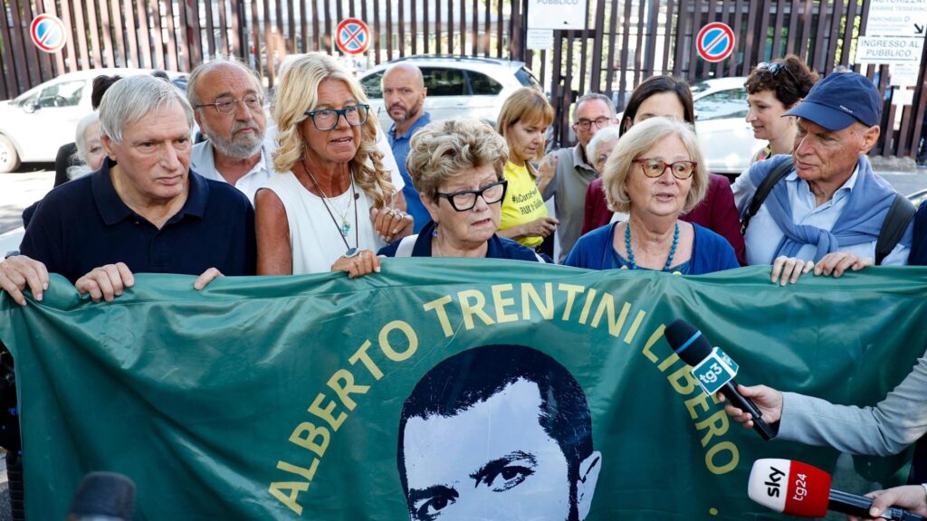 La prigionia di Alberto Trentini in Venezuela: “Meloni si attivi, basta silenzio”