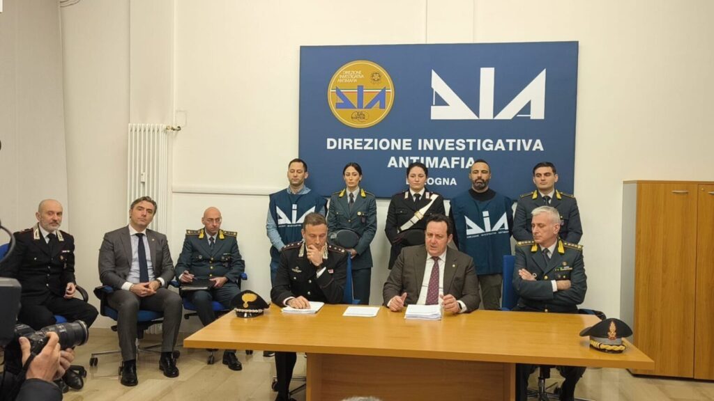 Operazione “On Air”, imponente blitz della Dia tra Bologna, Modena, Roma, Napoli e Caserta