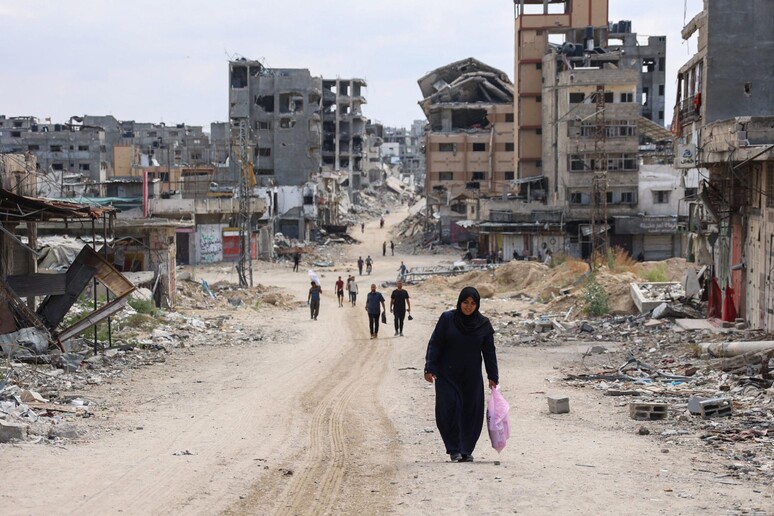 Una chiamata alle arti contro la fiera delle armi