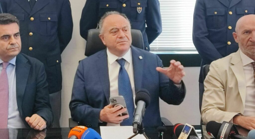 Napoli, blitz anticamorra. Gratteri: “Mazzarella? Colpito un clan di serie A”