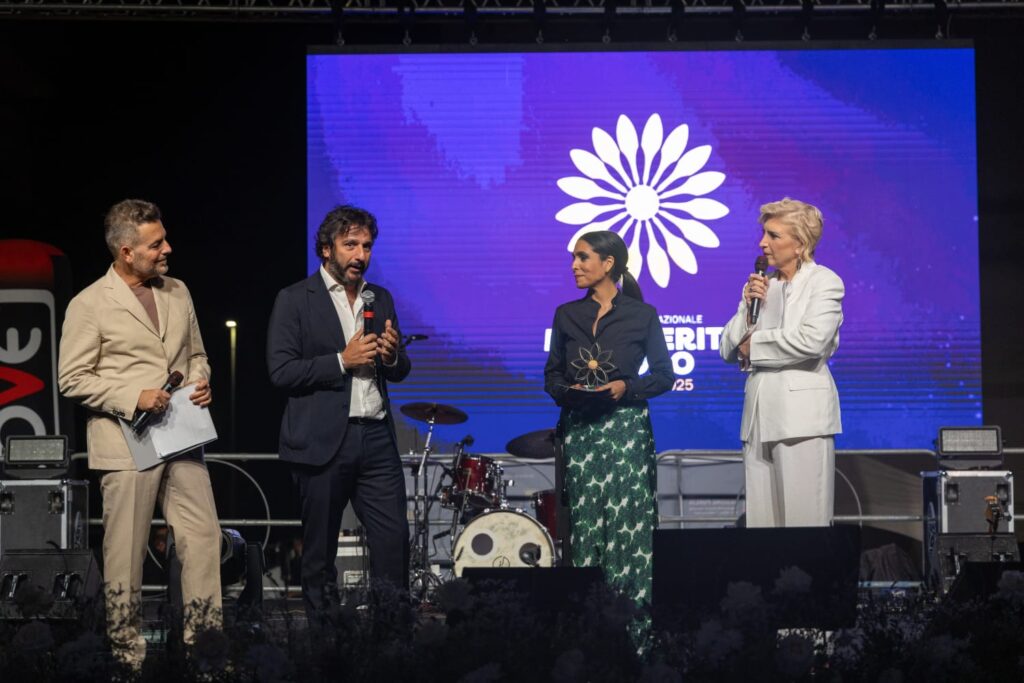 La giornalista pugliese Fabiana Pacella premiata con la “Margherita d’Oro”