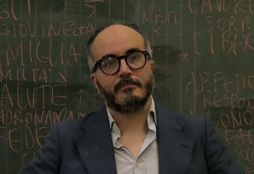 Christian Raimo sospeso dall’insegnamento: una dichiarazione di guerra contro il pensiero critico