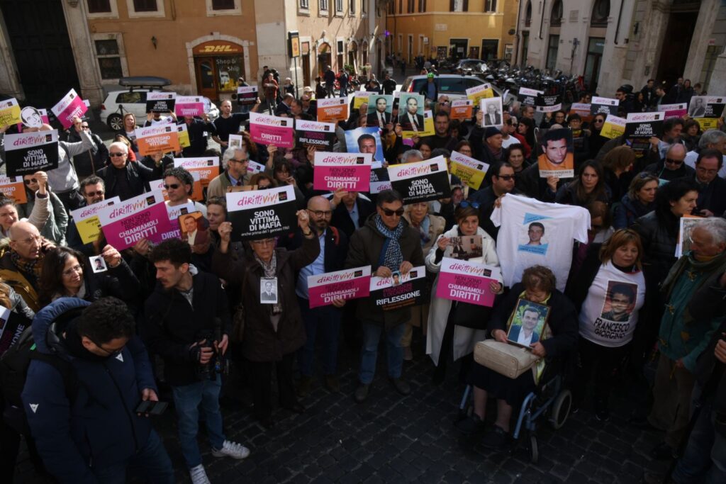La “felicità ostinata” dei familiari delle vittime di mafie e le “parole stanche”
