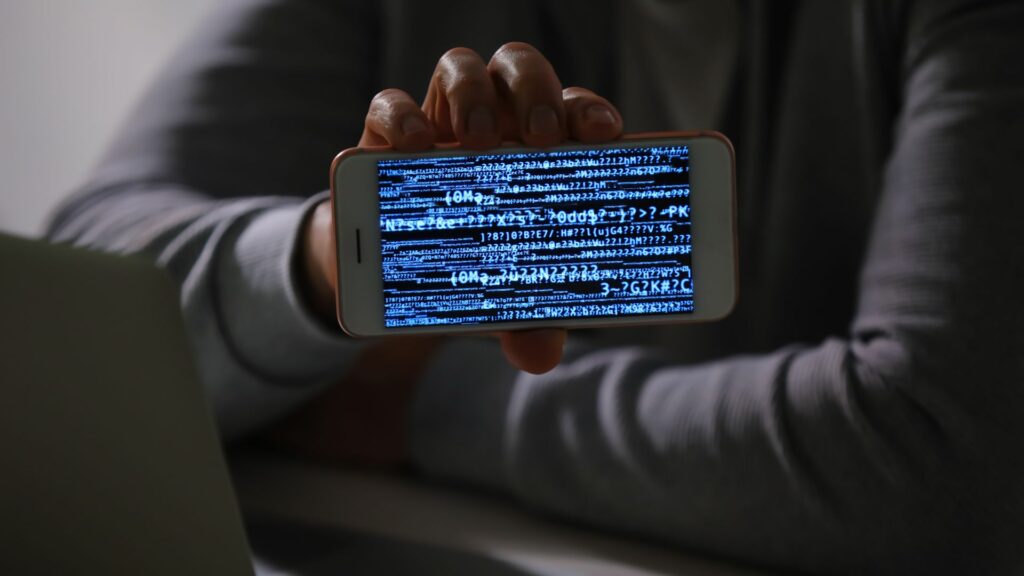 Scandalo Paragon, ecco come è cominciata. E intanto la società israeliana interrompe i rapporti con l’Italia